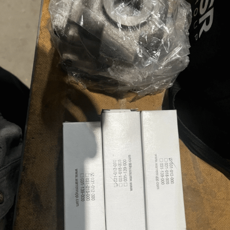 New Lot Of (4)WARREN RUPP 031-012-000 & (1)Sandpiper Air valve body 095-043-010