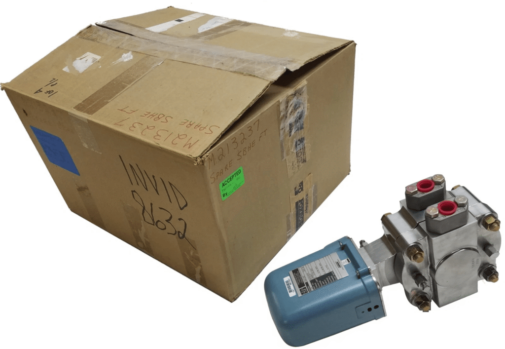 Foxboro 15A-LS2 Pneumatic Differential Pressure Transmitter PN: 04161573 ~ NEW