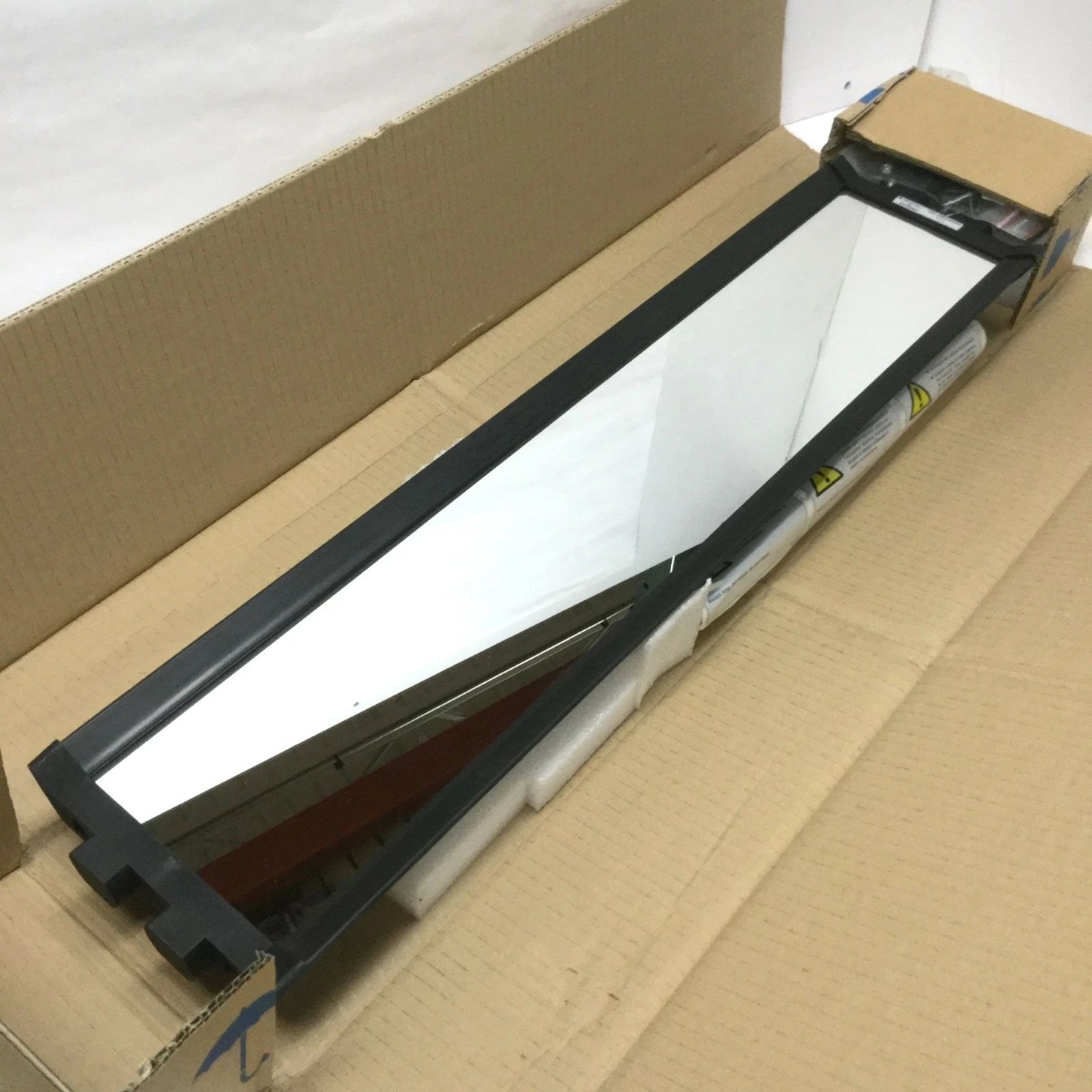 Allen Bradley 440L-AM1250600 GuardShield Light Curtain Corner Mirror 600mm Long
Opens in a new window or tab