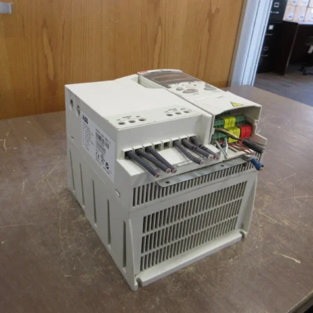 ABB ACS310 AC Drive ACS310-03U-25A4-4 15HP 3Ph w/ Keypad Used
Opens in a new window or tab