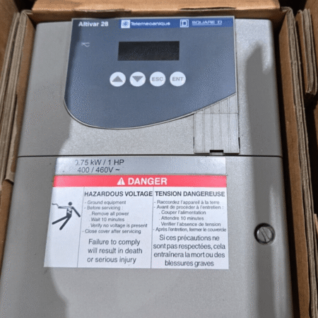 Square D TELEMECANIQUE Altivar 28 drive, 0.75kw/1hp, 400/460v, ATV28HU18N4U NEW