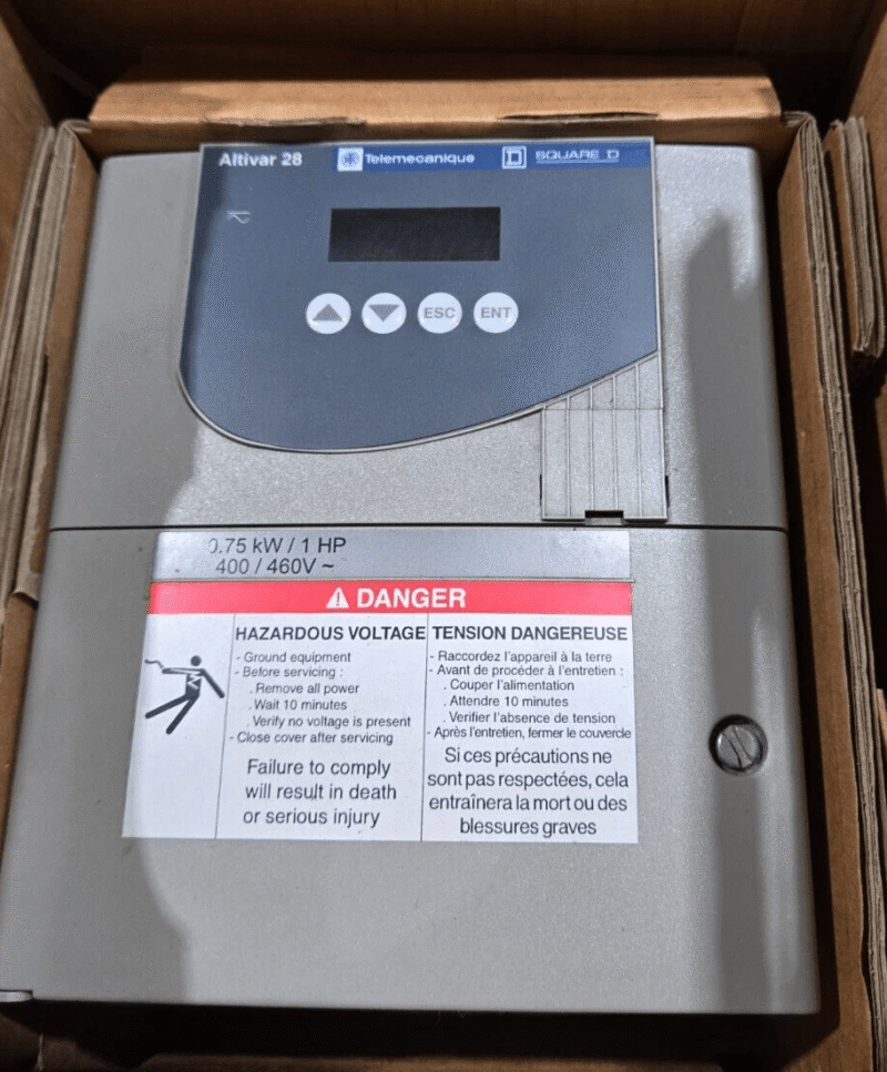 Square D TELEMECANIQUE Altivar 28 drive, 0.75kw/1hp, 400/460v, ATV28HU18N4U NEW