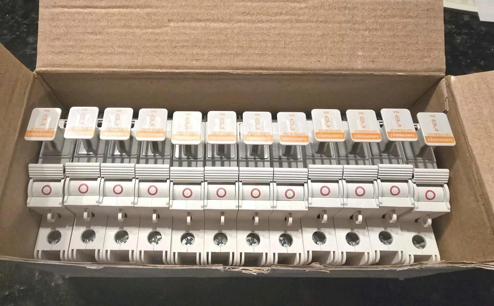 12 PC MERSEN CEP-FS30CC1 Fused Switch, Compact, 30A, Class CC. Brand New In Box
Opens in a new window or tab 2 CEP FS30CC1 0