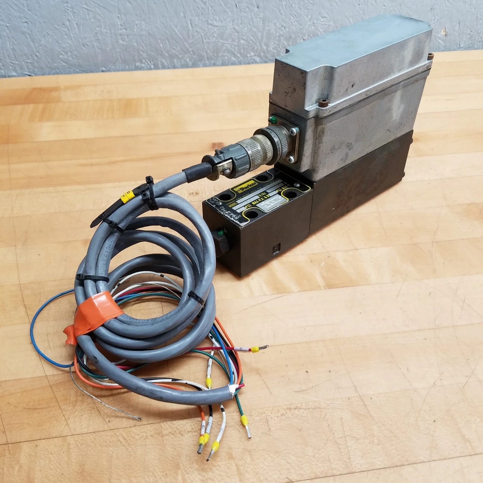 Parker D1FHE50MCNBJ0020 Hydraulic Servo Valve, 24VDC, 2.0 AMPS - USED
Opens in a new window or tab