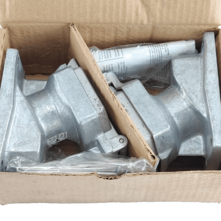 BOX OF 2 CROUSE-HINDS ENR5201 Receptacle 2p 3w 20a Amp 125v-ac new
