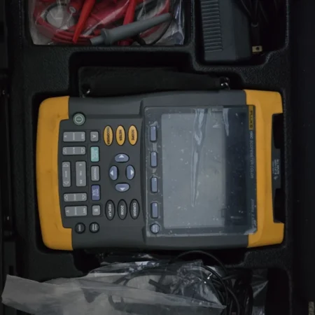 Fluke 199C Scopemeter 200 MHz 2GS/s W/ 2 New 200MHz Probes And Test Leads