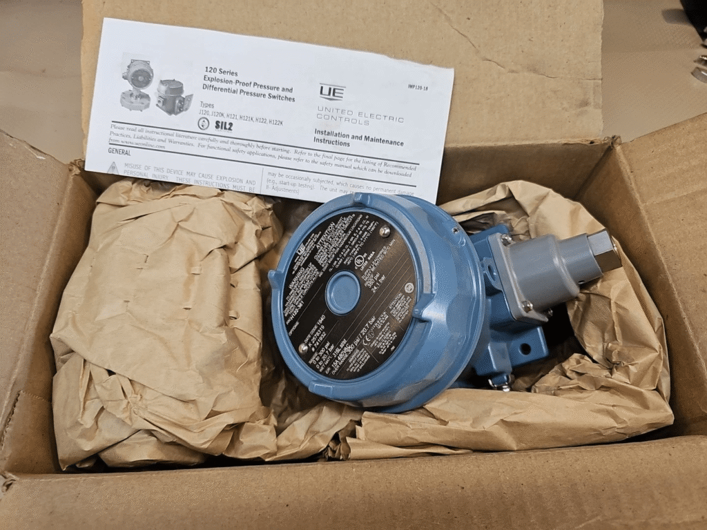 United Electric Controls H122-361 Pressure Control Switch With ITT Conoflow New 2 H122 361 0