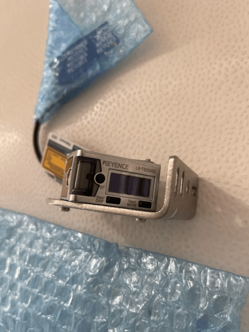 LR-TB2000C KEYENCE IO-LINK LASER SENSOR BRAND NEW NO ORIGINAL PACKAGE