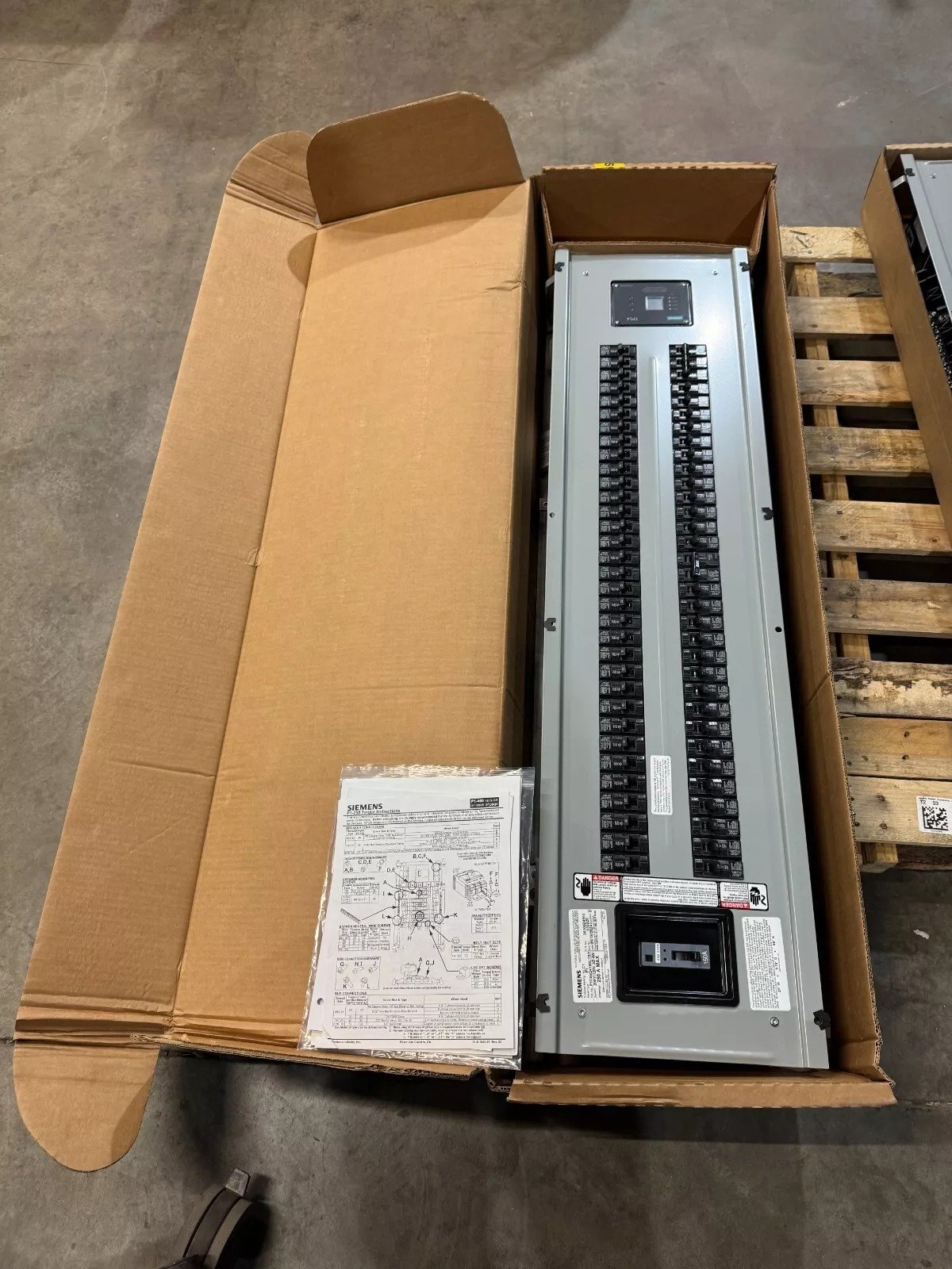 Siemens 250Amp 208Y/120V Panelboard P1C66Q4150CTST w/ TSP4, x61 20A Breakers NEW
Opens in a new window or tab 2 P1C66Q4150CTST 0
