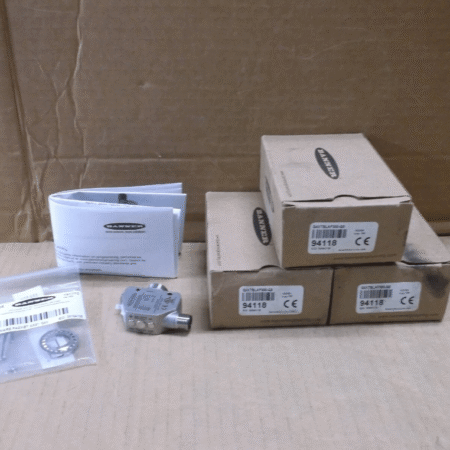 Q4XTBLAF300-Q8 Banner NEW In Box Laser Photoelectric Sensor Switch 94118