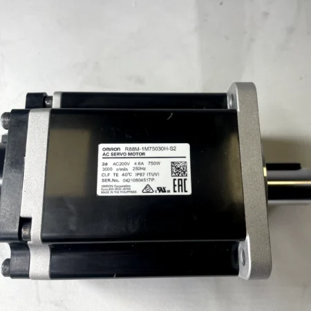 Omron R88M-1M75030H-S2 1PC New Servo Motor Expedited Shipping