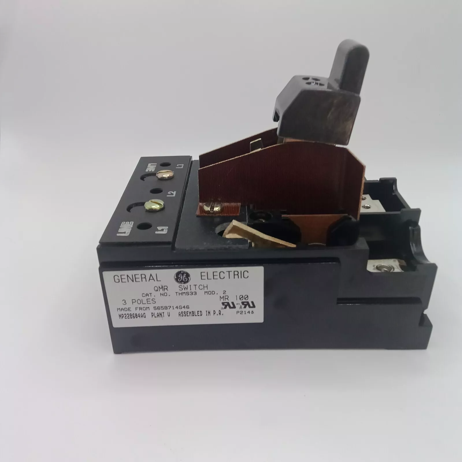NEW GENERAL ELECTRIC THMS33 100 AMP 3-POLE DISCONNECT SWITCH