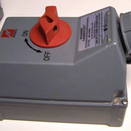 NEW .. MENNEKES Pin & Sleeve Switched Interl Recept'l Cat# ME 430MI9 . ZH-203
Opens in a new window or tab