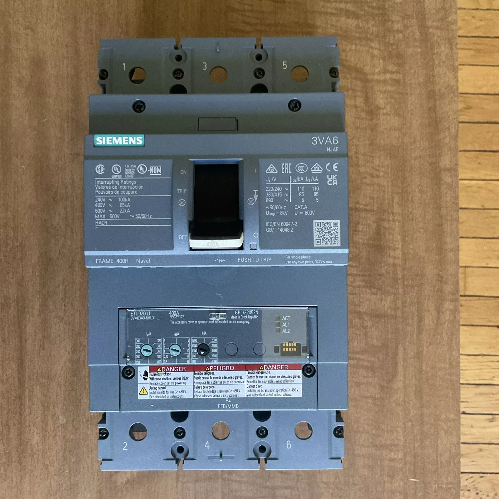 New Siemens 3VA6340-6HL31-0AA0 Circuit Breaker 3 Pole No Box