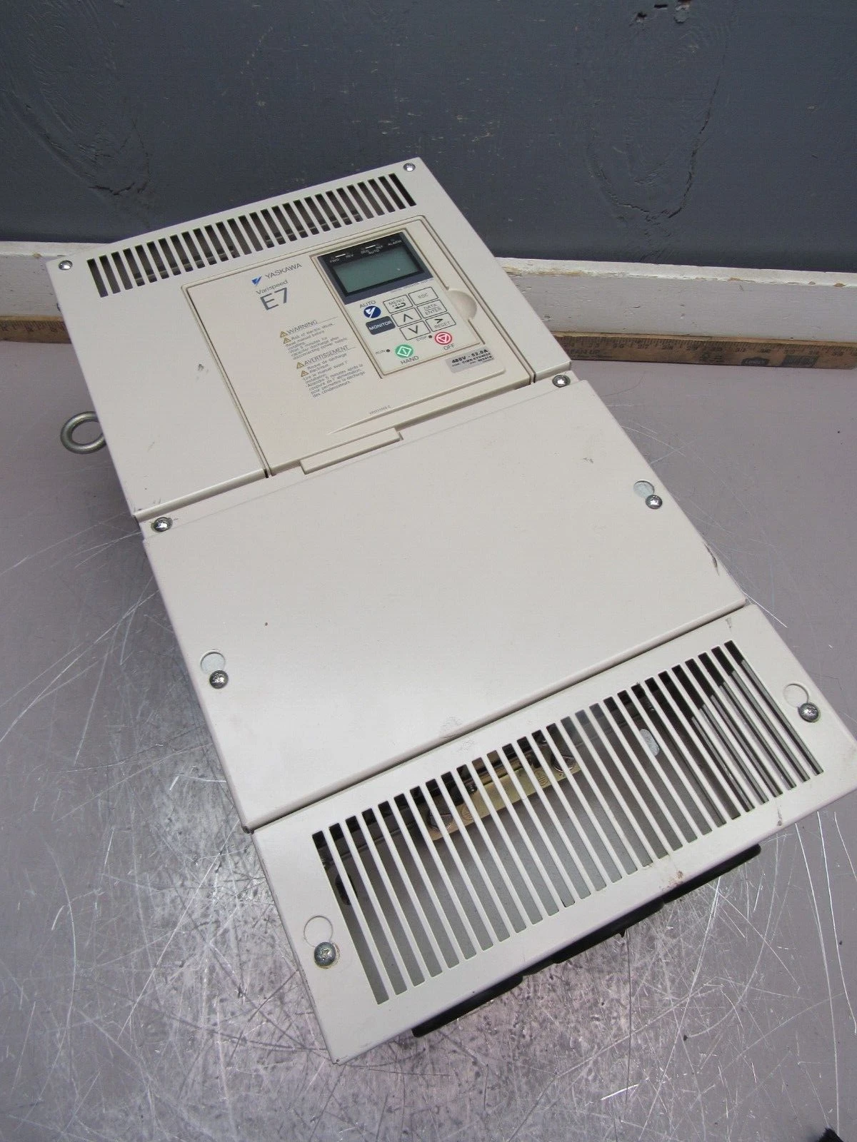 YASKAWA VARISPEED E7 CIMR-E7U4024 480VAC 52A 40KVA XLNT USED TAKEOUT !! M/O !! 2 CIMR E7U4024 0
