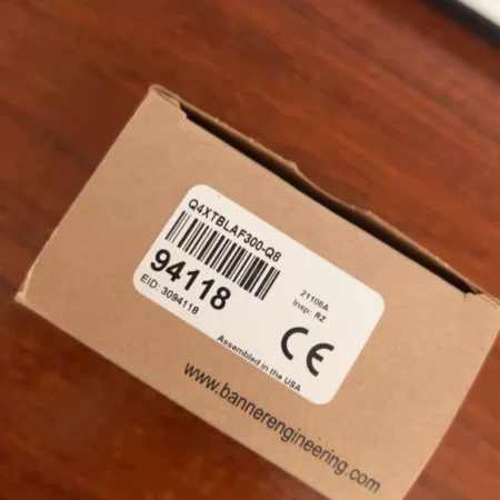 BANNER Photoelectric Sensor Q4XTBLAF300-Q8