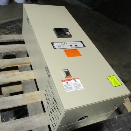 Toshiba Q9 Plus AC Drive Q9-4330IER3 30HP 3Ph w/ Keypad Used