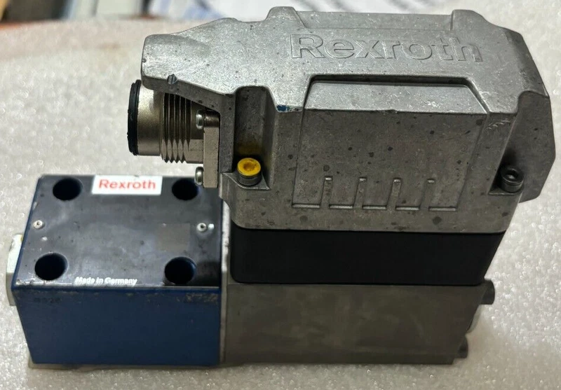 REXROTH 4WRREH6VB24L-11/G24K0/B5M 0811404721 FAST SHIP BY FEDEX 2 4WRREH6VB24L 11 0