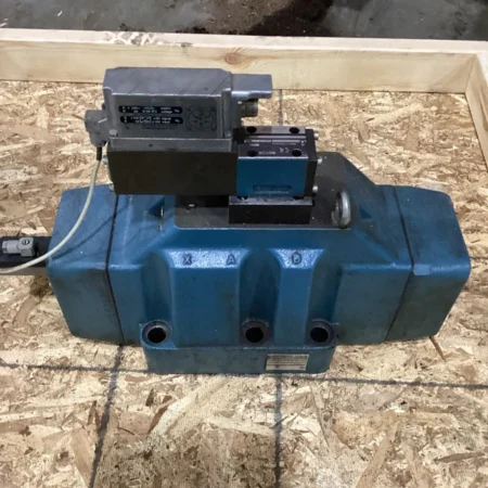 Bosch Rexroth 0811404576 Hydraulic Servo Valve 0811404603 #700H73IAC