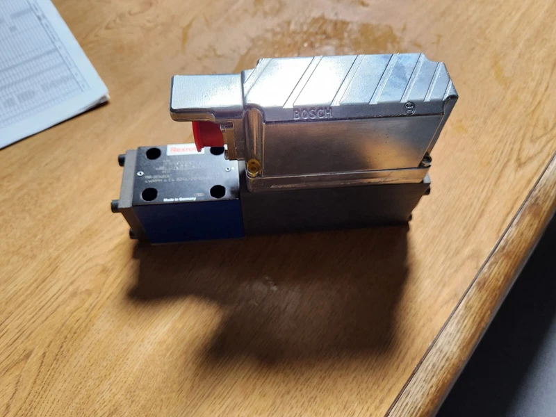 Bosch Rexroth 0811404167 proportional directional valve 2 811404167.0 0