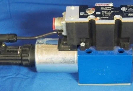 Valve Hydraulic Directional 4WREE10 EA75-22/G24K31/A1V Rexroth