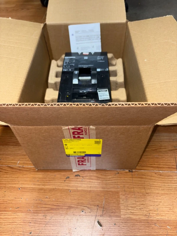 NEW SQUARE D LAL36250MB 250 AMP CIRCUIT BREAKER . S15 2 LAL36250MB 0