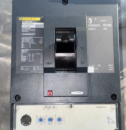 Square D LGA36400U31X ,3 Pole, 400A, 600 VAC, Breaker Is New 9.5/10 very clean