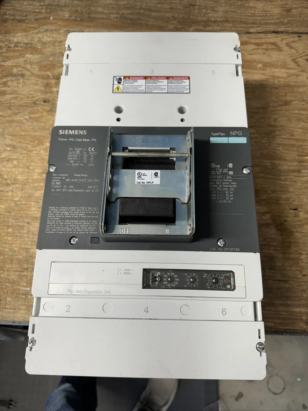 SIEMENS NPY3P160 3 POLE 1600 AMP NPG TYPE CIRCUIT BREAKER NEW PULL OUT 2 NPY3P160 0