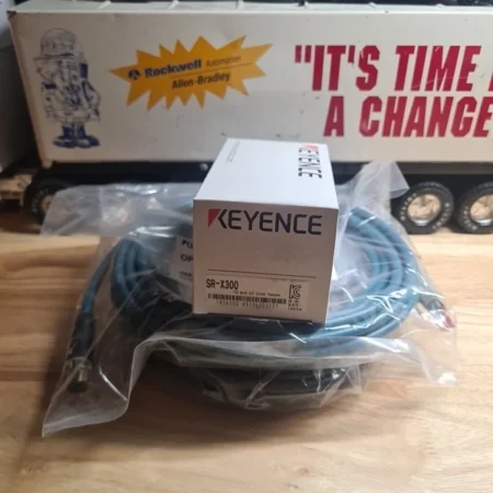 KEYENCE SR-X300 1D And 2D Code Reader + OP-88679+ OP87231 Cables
