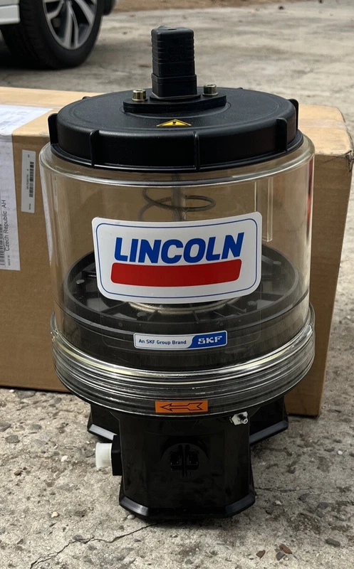 LINCOLN INDUSTRIAL P203-4XBF-1K6-24-1A1.01 lubricator Grease pump 2 P203 4XBF 1K6 24 1A101 0