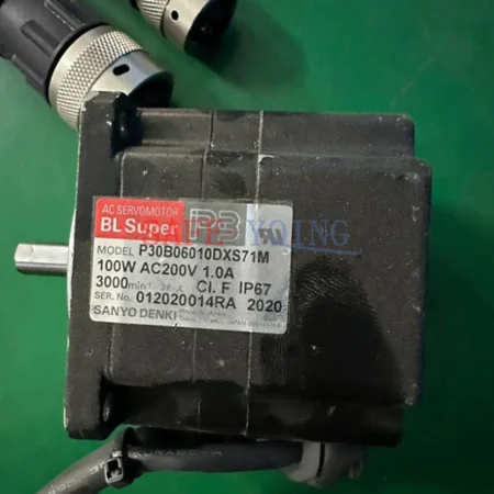 ONE USED SANYO DENKI SERVO MOTOR P30B06010DXS71M
