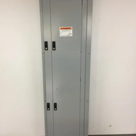GE 400 AMP MAIN BREAKER 208Y/120 VOLT 3 PHASE 4 WIRE 42 CIRCUIT PANEL..P-1232