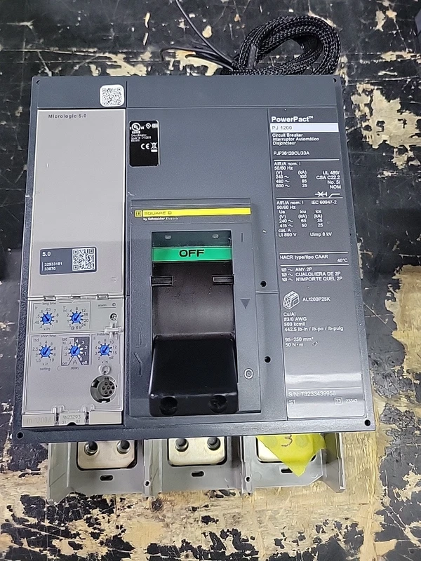 Square D PJF36120CU33A circuit breaker 1200 AMP 2 PJF36120CU33A 0