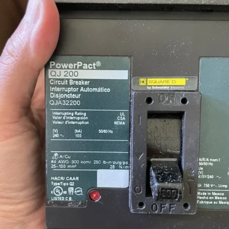 QJA32200 Circuit breaker, 200A, 3 pole, 240VAC, 50/60Hz, Brand New Old stock