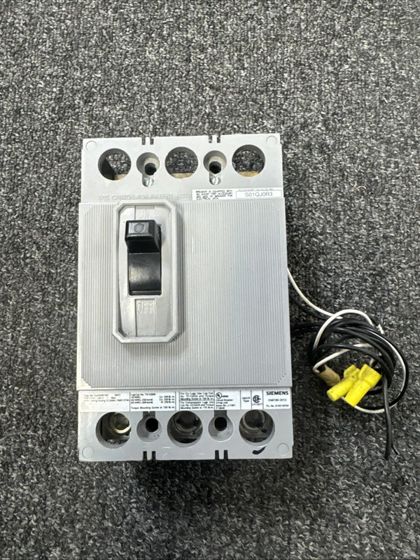 SIEMENS QJH23B15000S01 3P 150 AMP CIRCUIT BREAKER WITH SHUNT TRIP RECON/TESTED 2 QJH23B15000S01 0