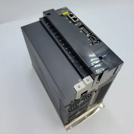 Omron R88D-KN50F-ECT AC Servo Driver 12.1 Amp 380-480V 3 Phase 50/60Hz G5 Series