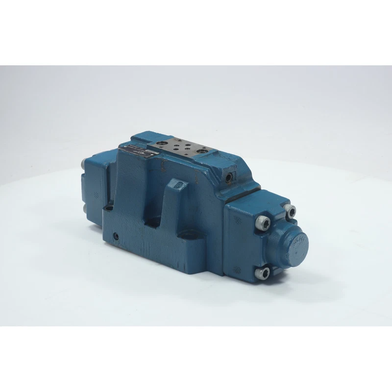 Mannesmann Rexroth R900924322 Directional Spool Valve Used UMP 2 R900924322 0