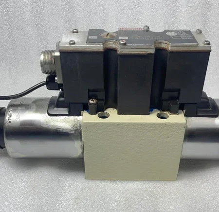 Rexroth 4WREE 10 E75-22/G24K31/A1V PROPORTIONAL DIRECTIONAL VALVE R900927230