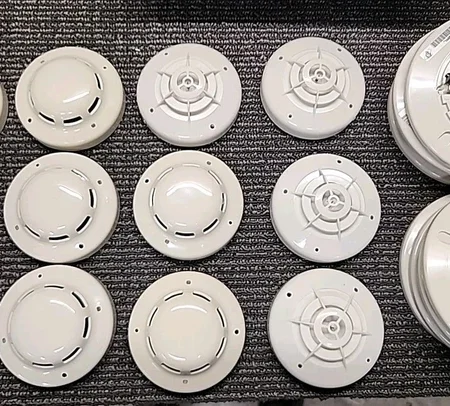 Silent Knight LOT (8) SD505-APS Smoke Detector And (4) SD505-AHS Heat Detector