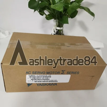 1PCS NEW YASKAWA AC SERVO MOTOR SGMAH-07DAA6CD-OY