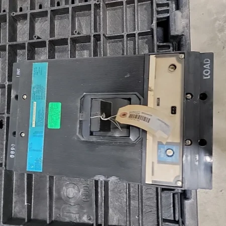 SIEMENS GOULD I-T-E SKM3F800 800A Circuit Breaker NOS
