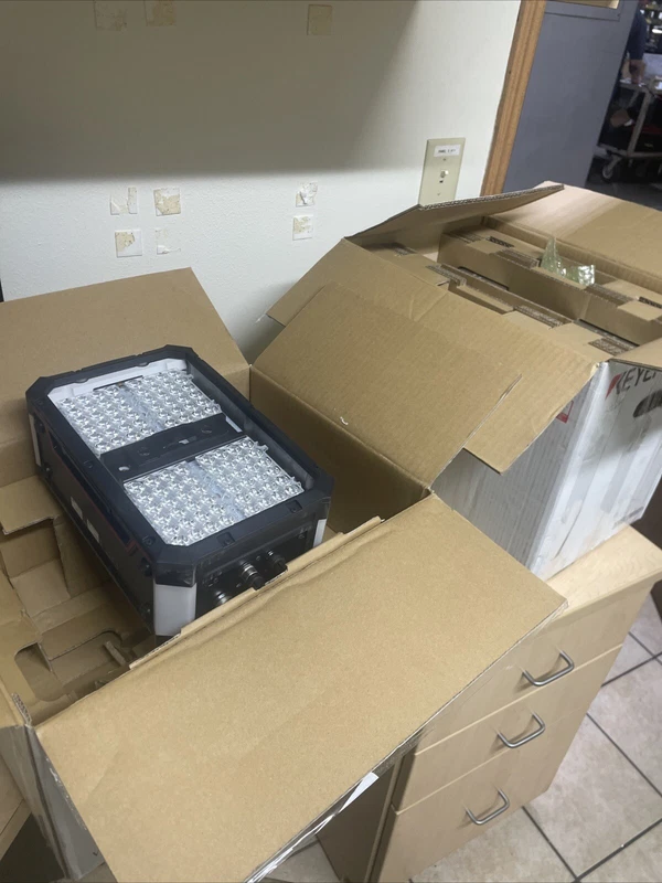 KEYENCE SR-5000W Barcode Reader w/ OP-88495 Mounting Hardware Brand New In Boxes 2 SR 5000W 0