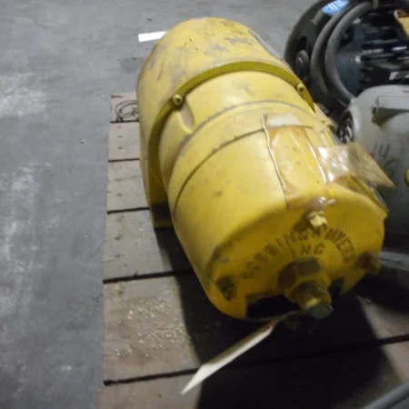 MOTOR, 5 HP, FRAME 215, 1800 RPM, 230/460 VOLTS, 3 PH, TENV REULAND EL -SURPLUS-