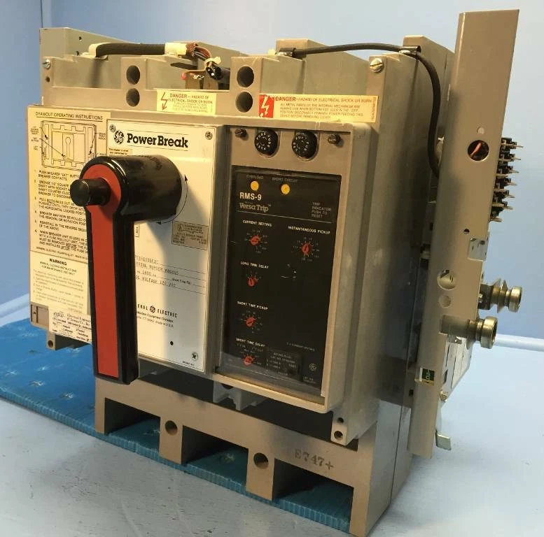 GE TC1616SSE1C 1600A Power Break Drawout Circuit Breaker w/ 1200 Amp Plug LSI 2 TC1616SSE1C 0