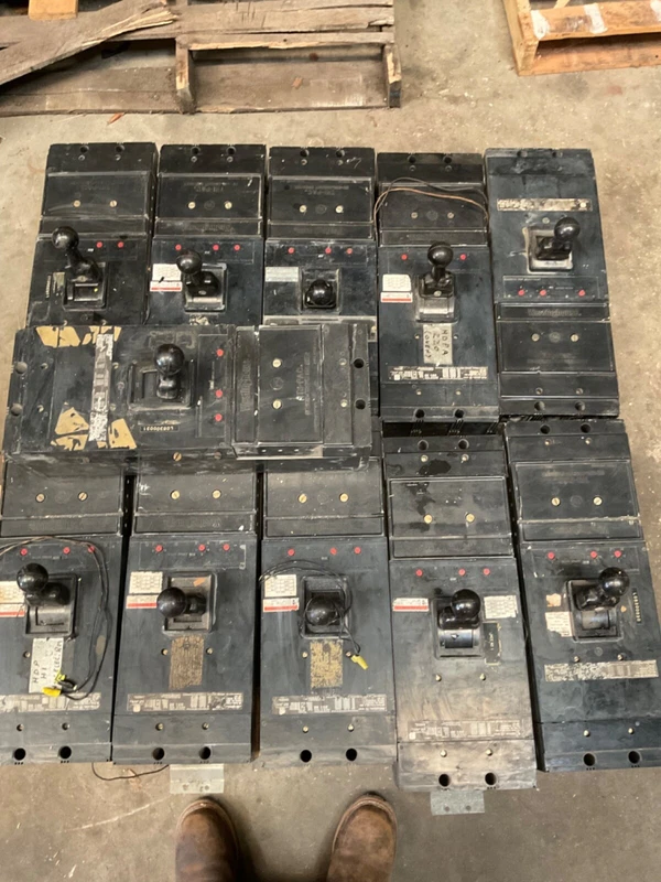 Westinghouse NB3800PF Cutler Hammer 800 Amp 3 Pole 600 V Circuit Breaker TRI-PAC 2 TRI PAC 0