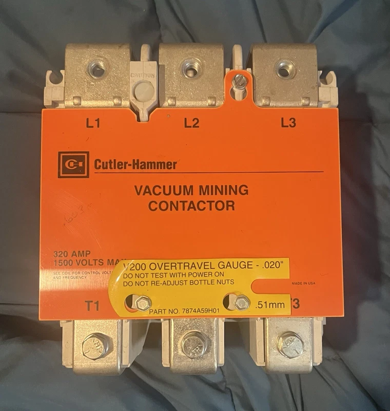 Cutler Hammer 320 A Vacuum Mining Contactor - Cat #VM320CJ21 2 VM320CJ21 0