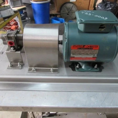 LIQUIFLO 35FS1333T CHEMICAL PROCESSING GEAR PUMP W/RELIANCE 1/2HP 3PH MOTOR