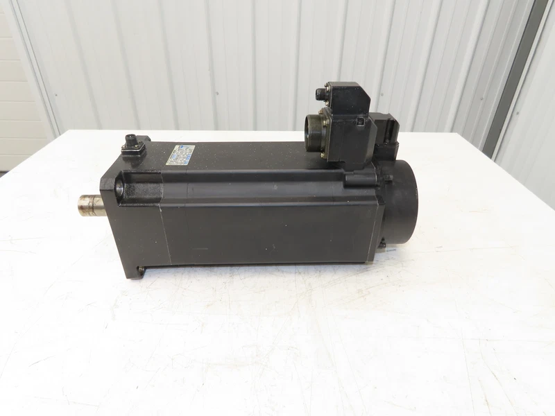 Okuma BL-MC500E-15SBA AC Servo Motor 7.5kW 1500 RPM 133V 3PH Encoder ER-FC-2048D 2 BL MC500E 15SBA 0