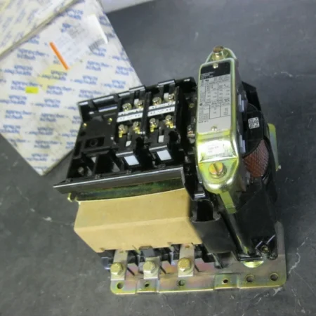 Sprecher+Schuh CA1-150 Contactor, 3P, Size 4.5, 240A, 600V, 40 hp, 110/127V Coil