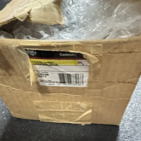 CR2940NJ202A GE CONTROLS START STOP LEVER TYPE PUSHBUTTON STATION CR2940